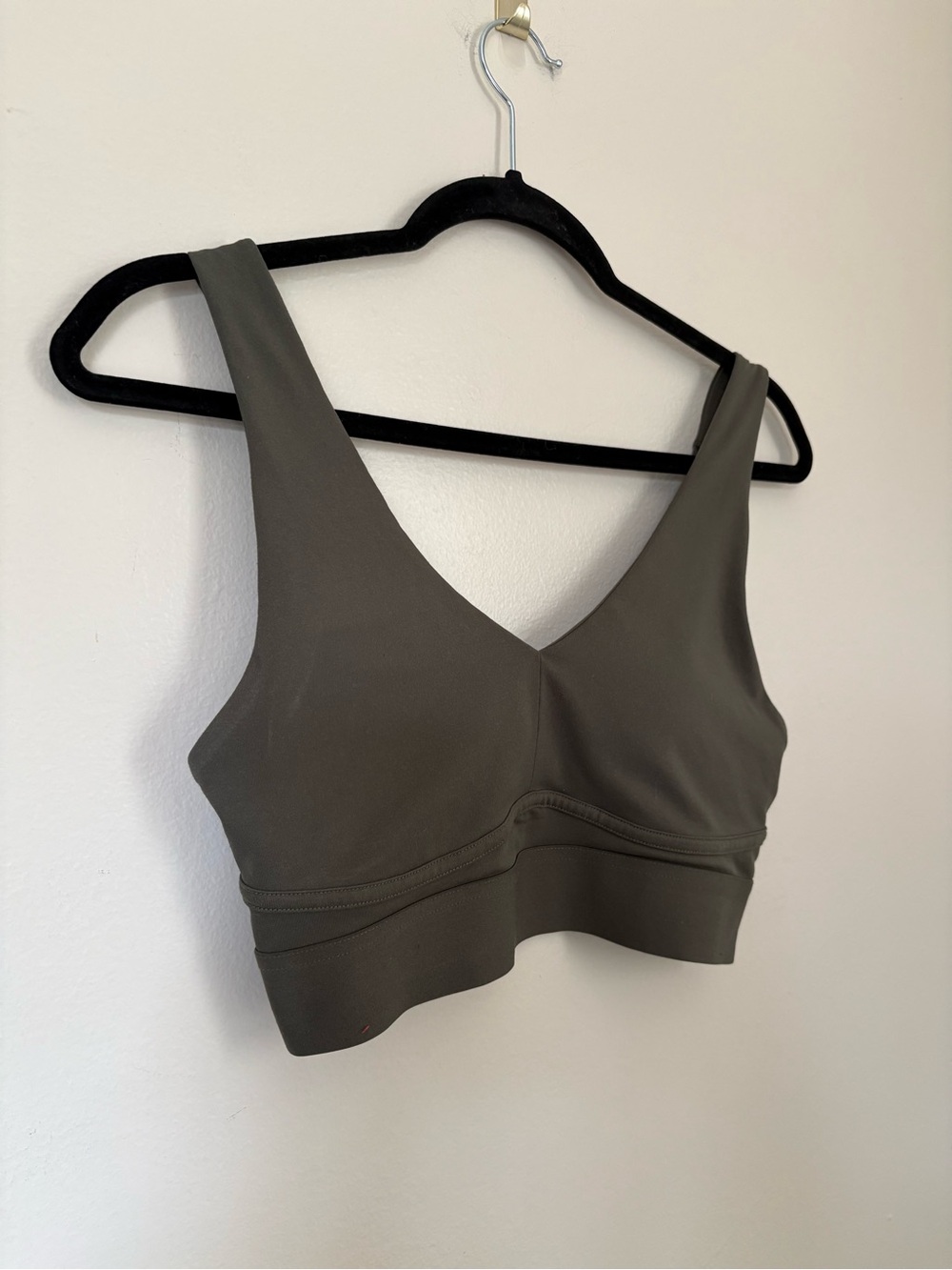 Fabletics All Day Every Day Bra Utility Green - Picture 3 of 13